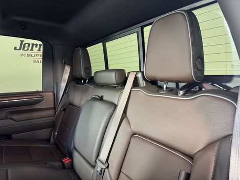 Used 2024 GMC Sierra 2500 Denali w/ Denali Reserve Package AWD/4WD image 11