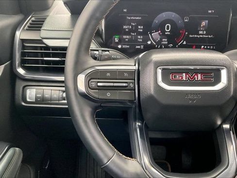 Used 2026 GMC Acadia AT4 w/ Luxury Package AWD/4WD image 20