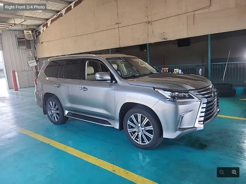 Used 2017 Lexus LX 570 4WD w/ Luxury Package image 2