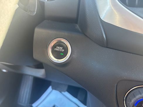 Used 2023 GMC Terrain SLE w/ Driver Convenience Package FWD image 22