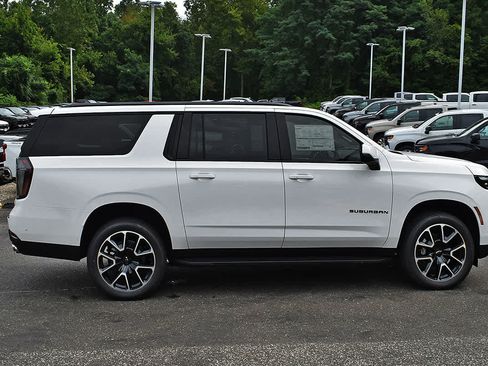 New 2026 Chevrolet Suburban RST w/ Comfort Package AWD/4WD image 6