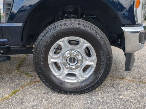 Certified 2025 Ford F250 XLT AWD/4WD image 9