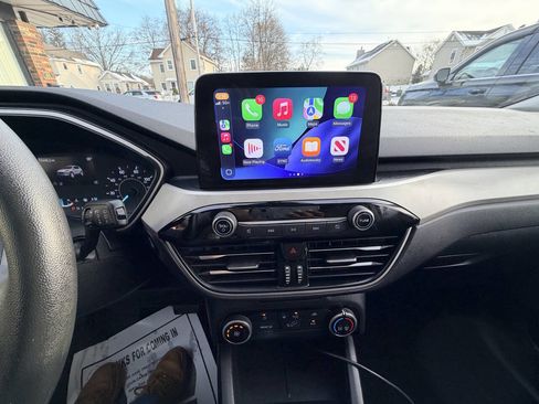 Used 2022 Ford Escape SE image 15