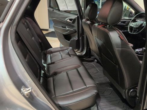 Used 2025 Chevrolet Trax RS w/ Driver Confidence Package image 39