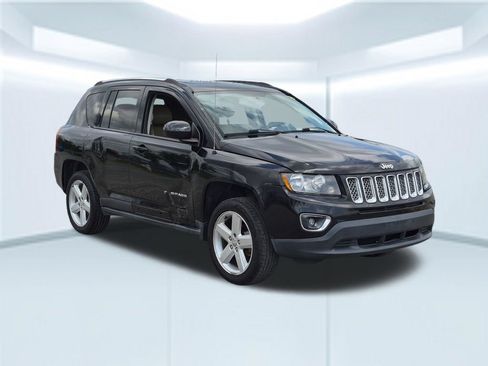 Used 2014 Jeep Compass Latitude FWD image 8