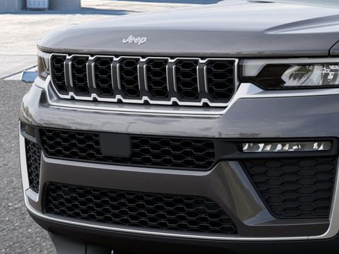 New 2026 Jeep Grand Cherokee Limited w/ Trailer Tow Package RWD image 11