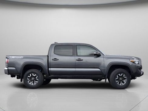 Used 2023 Toyota Tacoma TRD Off-Road w/ Black Out Package (TMS) AWD/4WD image 25