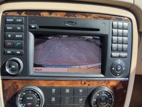 Used 2011 Mercedes-Benz R 350 4MATIC image 43