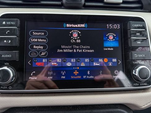 Used 2021 Nissan Versa SV image 10