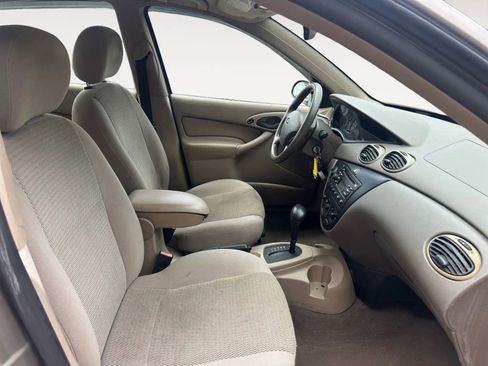 Used 2004 Ford Focus SE FWD image 11