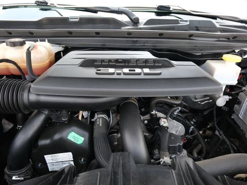 Used 2023 RAM 1500 Laramie AWD/4WD image 34