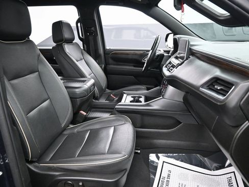 Used 2023 Chevrolet Suburban Premier image 34