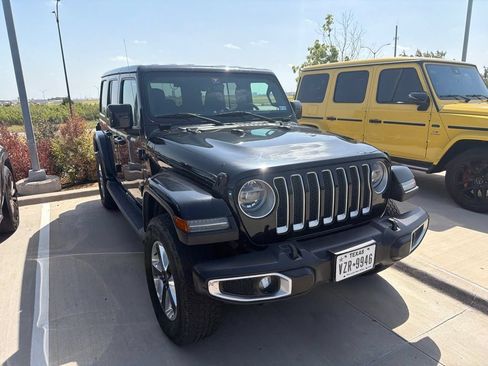 Used 2018 Jeep Wrangler Unlimited Sahara AWD/4WD image 5