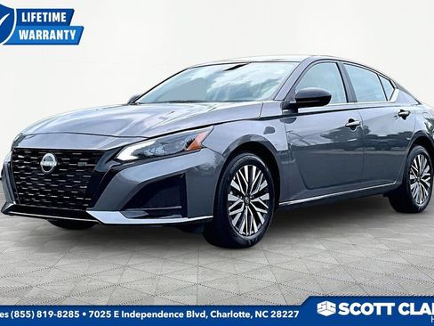 Used 2026 Nissan Altima 2.5 SV AWD/4WD image 3