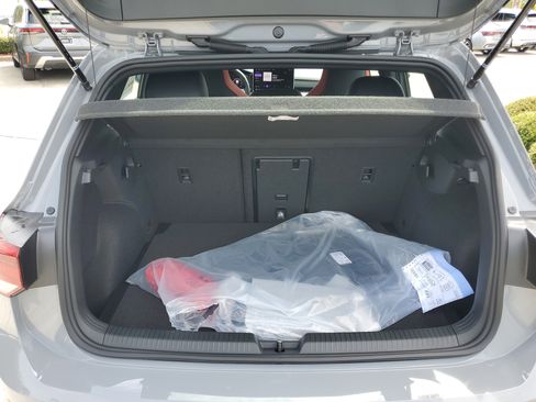 New 2025 Volkswagen GTI SE image 6