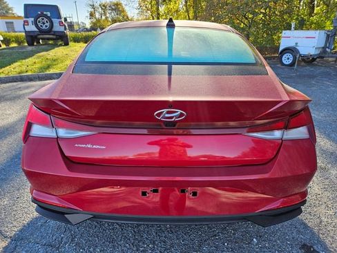 Used 2023 Hyundai Elantra SEL w/ Convenience Package FWD image 7