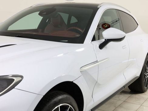 Used 2021 Aston Martin DBX image 46