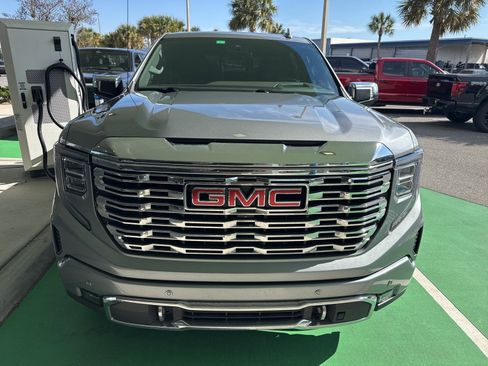 Used 2023 GMC Sierra 1500 Denali image 3