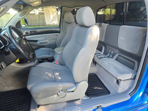 Used 2006 Toyota Tacoma X-Runner RWD image 22