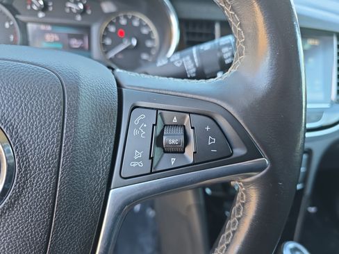 Used 2020 Buick Encore Preferred image 17