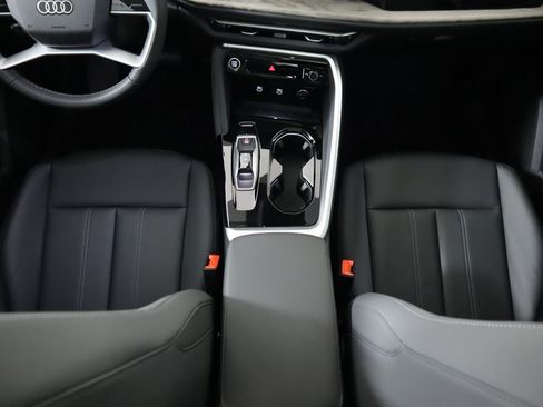 Used 2025 Audi Q5 2.0T Premium Plus w/ Premium Plus image 19