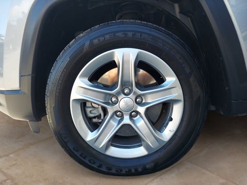 Certified 2023 Jeep Compass Latitude w/ Convenience Group AWD/4WD image 29