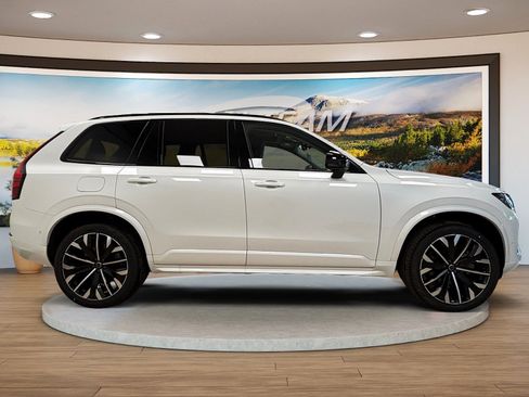 New 2026 Volvo XC90 B6 Core AWD/4WD image 4