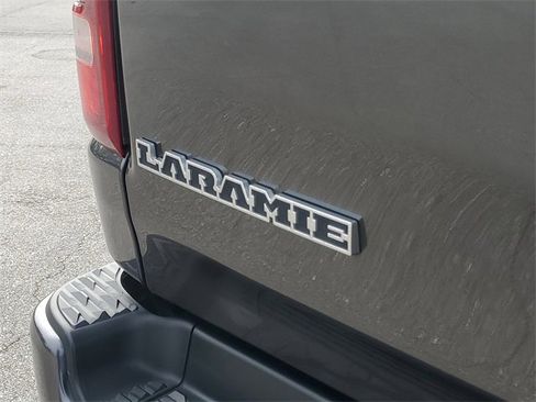 Used 2022 RAM 1500 Laramie w/ Sport Appearance Package image 7
