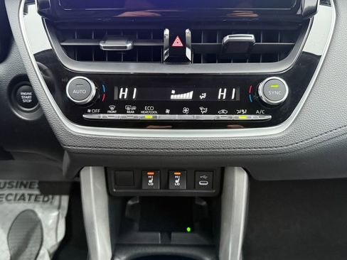 Used 2024 Toyota Corolla Cross XLE image 20