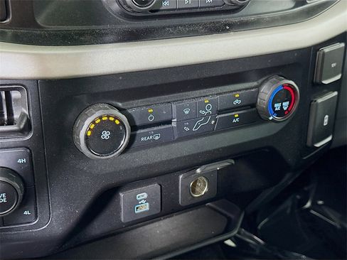 Used 2021 Ford F150 XLT image 25