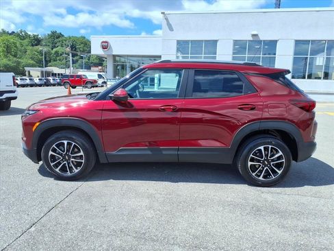 Used 2025 Chevrolet TrailBlazer LT AWD/4WD image 7