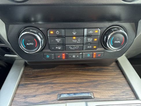 Used 2020 Ford F150 Lariat image 15