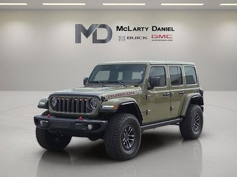 Used 2025 Jeep Wrangler Unlimited Rubicon AWD/4WD image 2