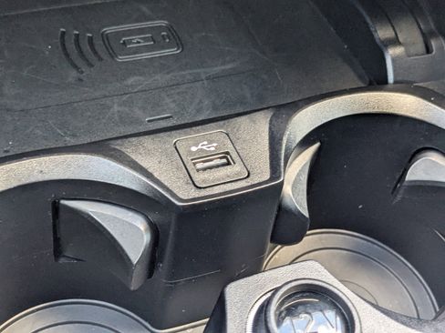 Used 2023 BMW i4 eDrive40 image 32