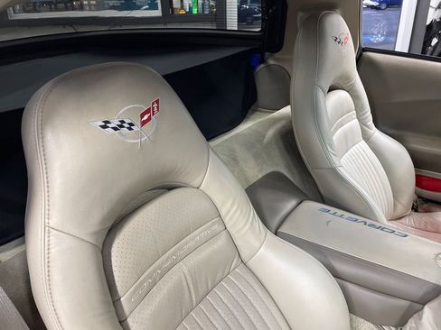 Used 2004 Chevrolet Corvette Coupe w/ Preferred Equipment Group image 40