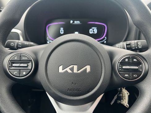 Used 2025 Kia Soul LX w/ LX Technology Package image 25