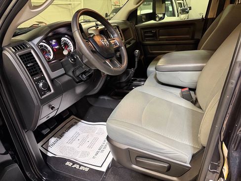Used 2018 RAM 2500 Tradesman w/ Chrome Appearance Group AWD/4WD image 7