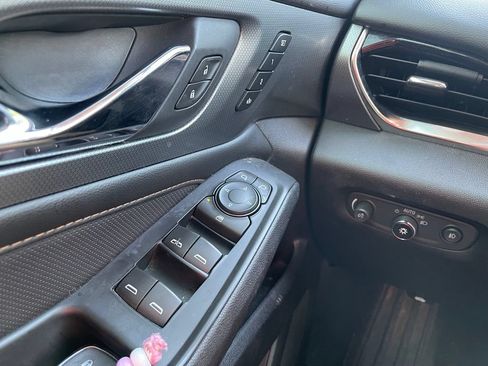 Used 2018 Chevrolet Traverse Premier w/ Redline Edition AWD/4WD image 12