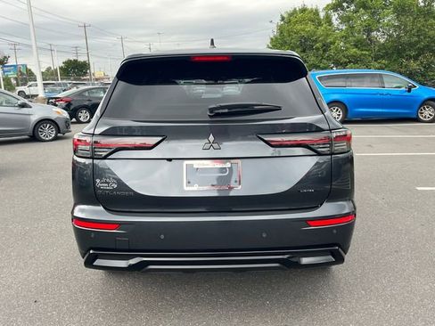 New 2026 Mitsubishi Outlander LE FWD image 4