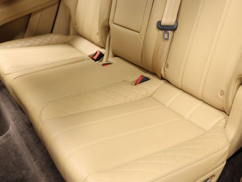 Used 2018 Bentley Bentayga AWD/4WD image 62