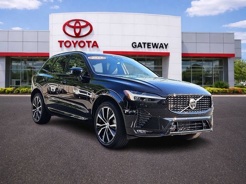 Used 2023 Volvo XC60 B5 Plus w/ Protection Package Premier AWD/4WD image 3