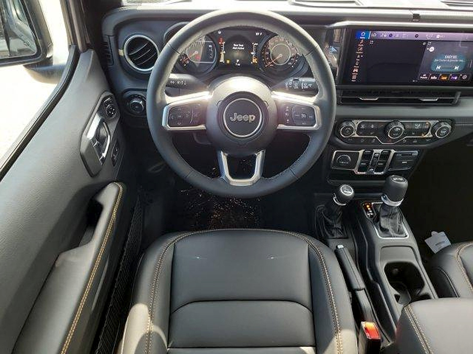 New 2026 Jeep Wrangler Unlimited Sahara AWD/4WD image 7