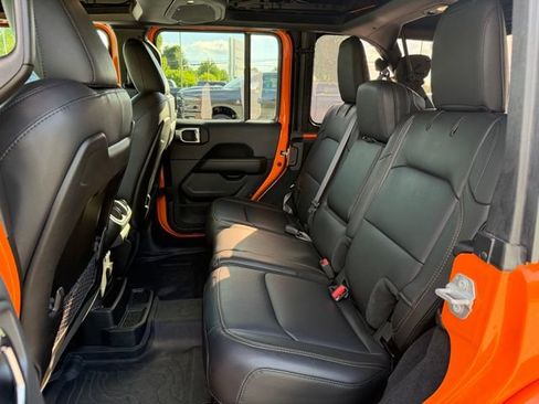 Certified 2025 Jeep Wrangler Unlimited Sahara AWD/4WD image 18