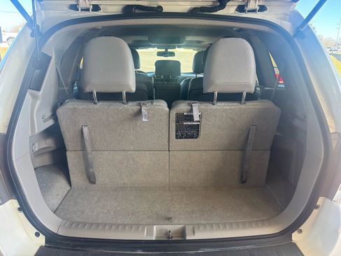 Used 2012 Toyota Highlander Limited image 24