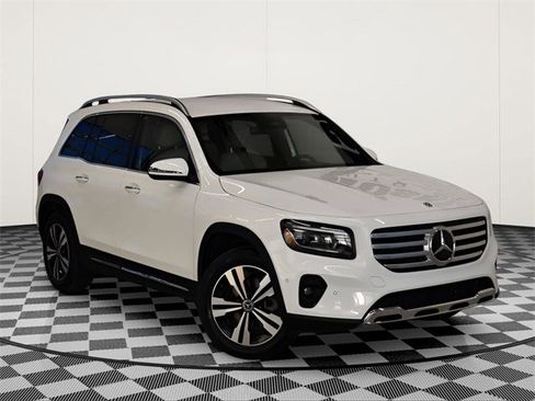 Used 2025 Mercedes-Benz GLB 250 4MATIC w/ Winter Package image 1