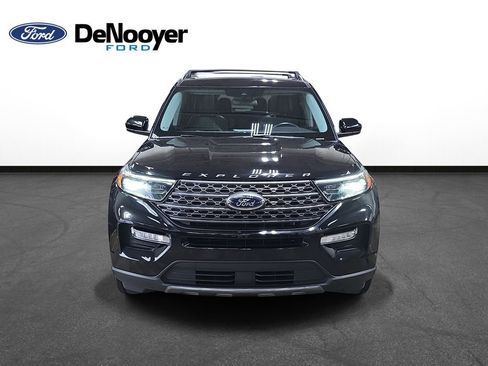 Used 2022 Ford Explorer XLT w/ Equipment Group 202A AWD/4WD image 3