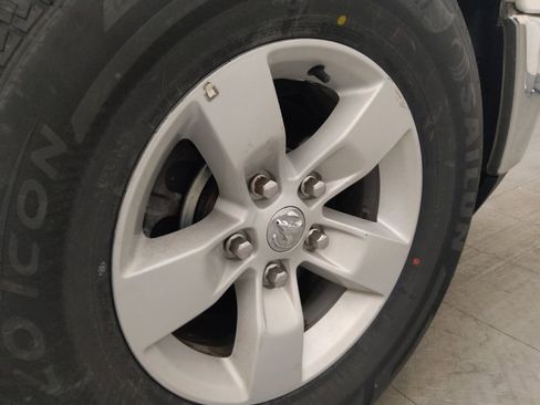 Used 2022 RAM 1500 Classic SLT RWD image 31