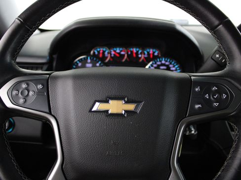 Used 2020 Chevrolet Suburban LT AWD/4WD image 9