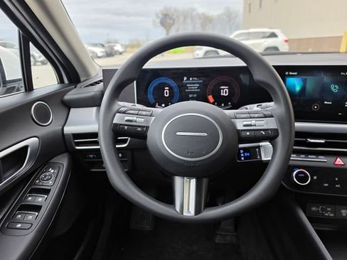 Used 2025 Hyundai Sonata SEL AWD/4WD image 14
