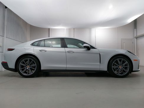 New 2026 Porsche Panamera RWD image 8